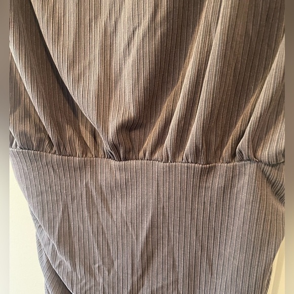 Line and Dot Desiree Ruched Midi Dress - Picture 7 of 10